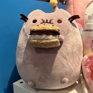 Pusheen GUND The Cat Eating Smores It Sugar Exclusive Plush Plushie 9.5”